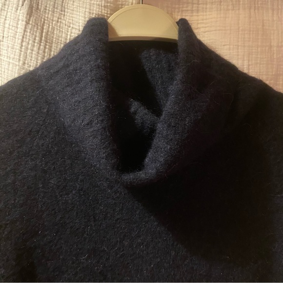 Babaton Turtleneck - Picture 5 of 7